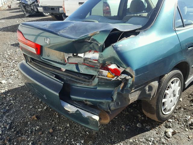 1HGCG56462A019666 - 2002 HONDA ACCORD LX GREEN photo 9