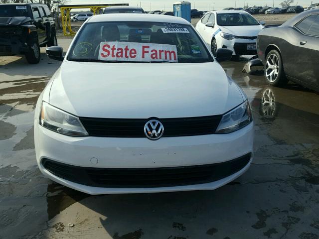 3VW1K7AJ9DM284727 - 2013 VOLKSWAGEN JETTA BASE 白色 照片 9