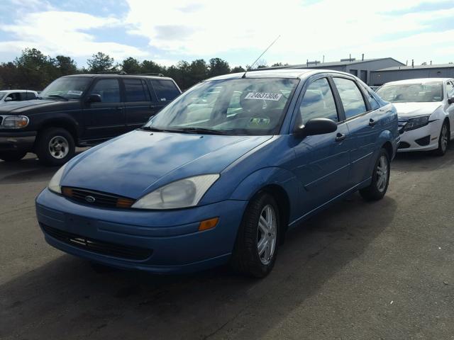 1FAFP3433YW328734 - 2000 FORD FOCUS SE BLUE photo 2