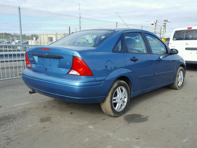 1FAFP3433YW328734 - 2000 FORD FOCUS SE BLUE photo 4