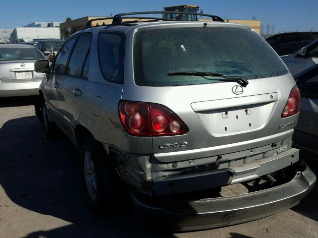 JT6HF10U0X0045435 - 1999 LEXUS RX 300 SILVER photo 3