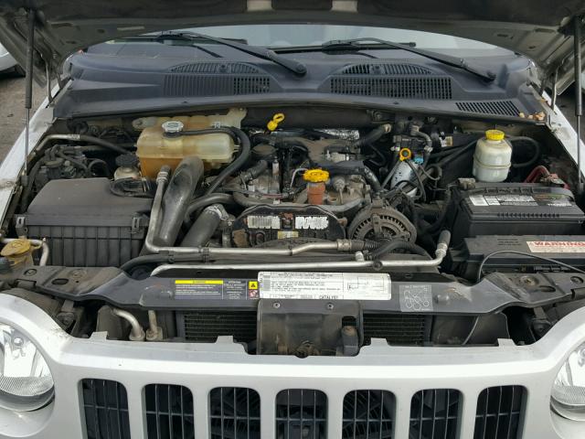 1J4GL48566W104683 - 2006 JEEP LIBERTY SP SILVER photo 7