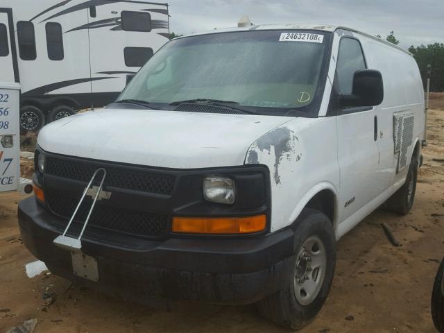 1GCHG35U651212477 - 2005 CHEVROLET EXPRESS G3 WHITE photo 2