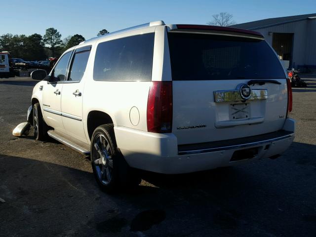 1GYFK668X7R231878 - 2007 CADILLAC ESCALADE E WHITE photo 3