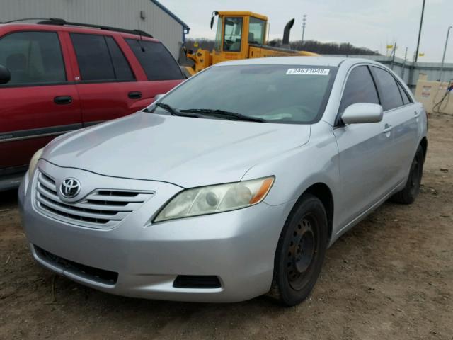 4T4BE46KX7R008931 - 2007 TOYOTA CAMRY NEW SILVER photo 2