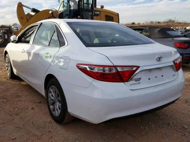 4T4BF1FK4GR518493 - 2016 TOYOTA CAMRY LE WHITE photo 3