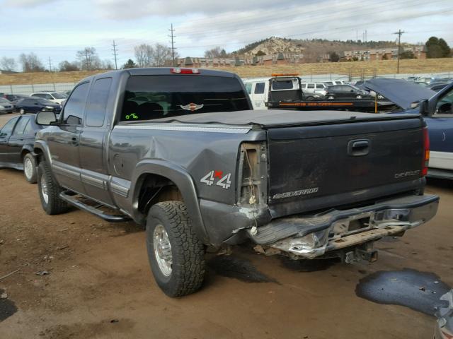 1GCHK29U62E235135 - 2002 CHEVROLET SILVERADO GRAY photo 3