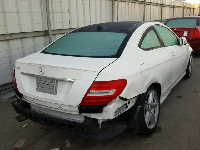 WDDGJ4HB1CF851787 - 2012 MERCEDES-BENZ C 250 WHITE photo 4