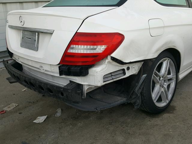 WDDGJ4HB1CF851787 - 2012 MERCEDES-BENZ C 250 WHITE photo 9