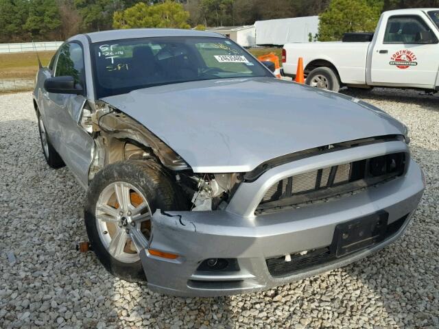 1ZVBP8AMXD5266782 - 2013 FORD MUSTANG SILVER photo 1