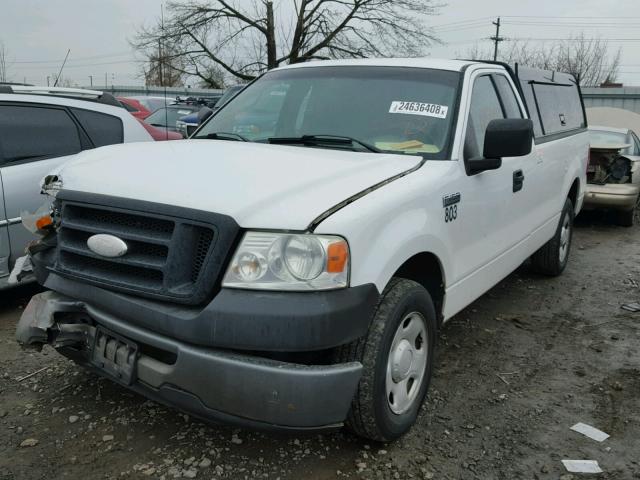 1FTRF12W26NA86405 - 2006 FORD F150 RED photo 2