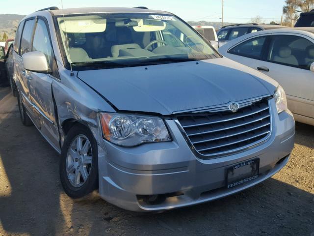 2A4RR5D15AR260361 - 2010 CHRYSLER TOWN & COU SILVER photo 1