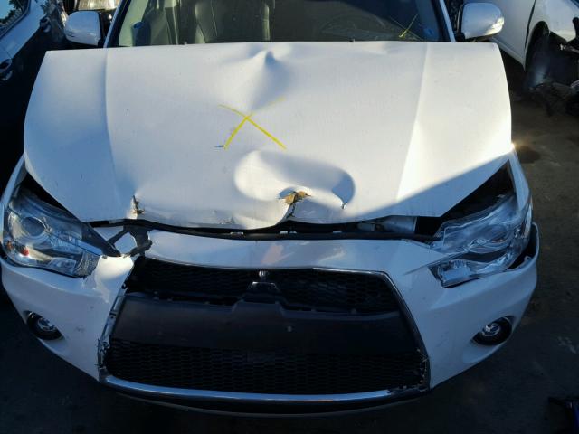 JA4JT5AX2AZ019533 - 2010 MITSUBISHI OUTLANDER WHITE photo 7