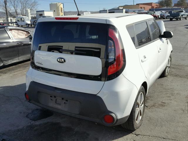 KNDJN2A2XG7278357 - 2016 KIA SOUL WHITE photo 4