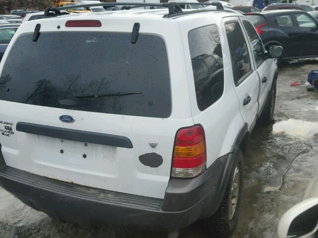 1FMCU93175KD89012 - 2005 FORD ESCAPE XLT WHITE photo 4