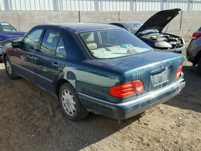 WDBJF65F9WA453876 - 1998 MERCEDES-BENZ E 320 GREEN photo 3