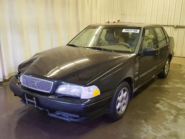 YV1LS5549W2537666 - 1998 VOLVO S70 BLACK photo 2