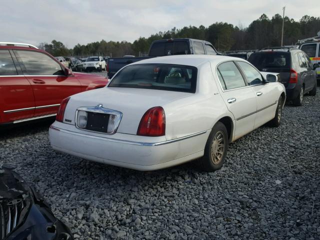 1LNHM82W9XY665347 - 1999 LINCOLN TOWN CAR S WHITE photo 4