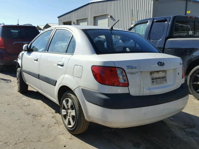 KNADE123276240462 - 2007 KIA RIO BASE WHITE photo 3