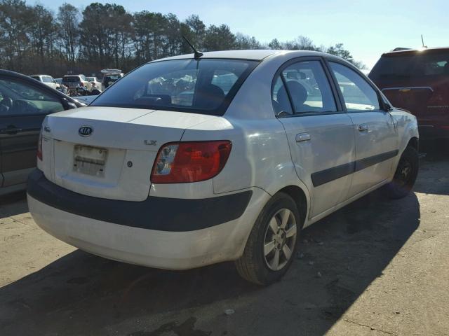 KNADE123276240462 - 2007 KIA RIO BASE WHITE photo 4