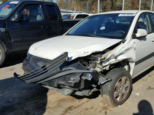 KNADE123276240462 - 2007 KIA RIO BASE WHITE photo 9