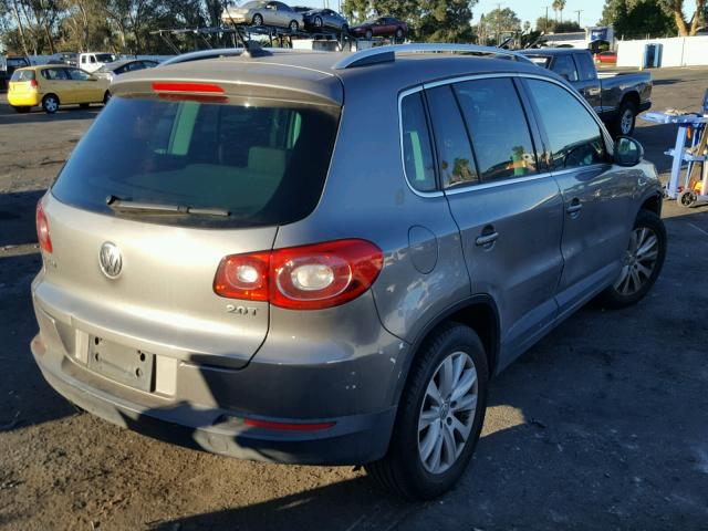 WVGAV75NX9W501065 - 2009 VOLKSWAGEN TIGUAN S GRAY photo 4