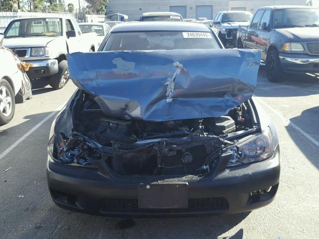 JTHBD192040086440 - 2004 LEXUS IS 300 BLUE photo 9