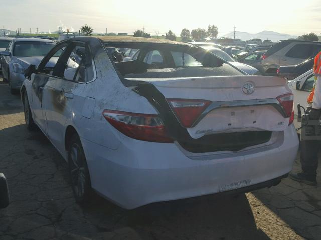 4T1BF1FK7FU071215 - 2015 TOYOTA CAMRY LE WHITE photo 3