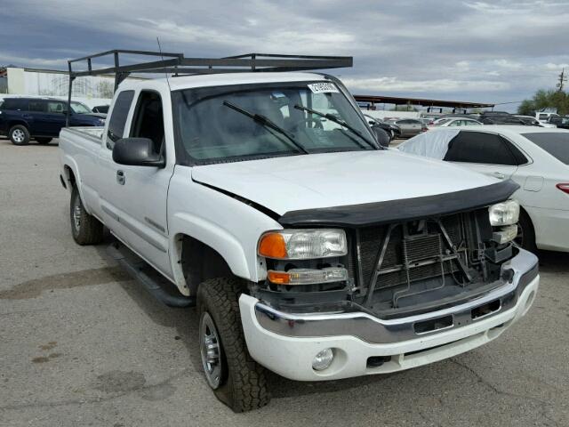 1GTHC29U94E282613 - 2004 GMC SIERRA C25 WHITE photo 1