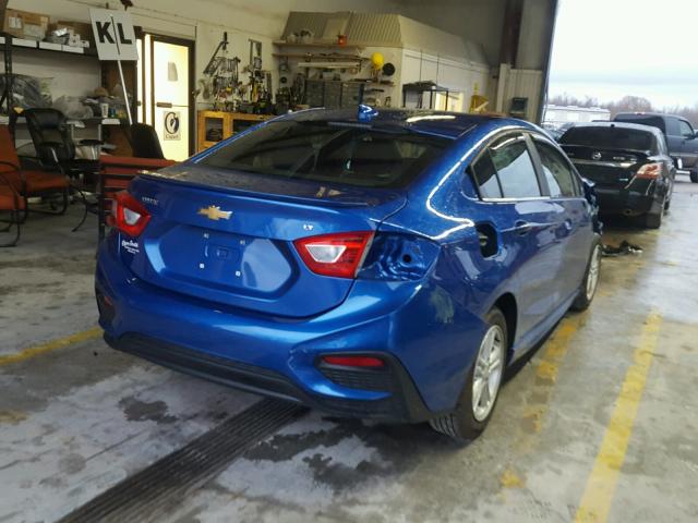 1G1BE5SM2H7199085 - 2017 CHEVROLET CRUZE LT BLUE photo 4