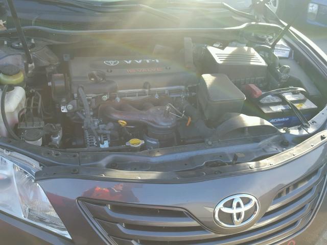 4T1BE46K69U277909 - 2009 TOYOTA CAMRY BASE GRAY photo 7