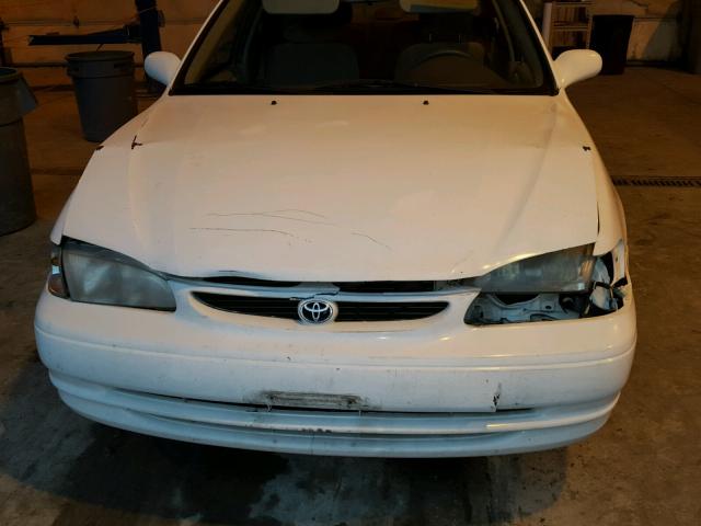 1NXBR18EXWZ038921 - 1998 TOYOTA COROLLA VE WHITE photo 9