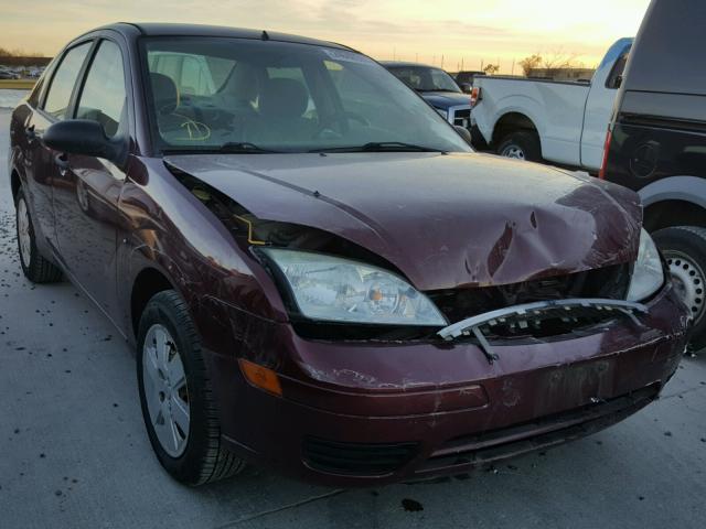 1FAHP34N77W246904 - 2007 FORD FOCUS ZX4 MAROON photo 1