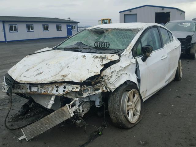 1G1BE5SM6J7113816 - 2018 CHEVROLET CRUZE LT WHITE photo 2