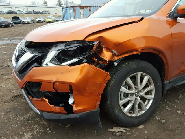 JN8AT2MV7HW006453 - 2017 NISSAN ROGUE S ORANGE photo 9