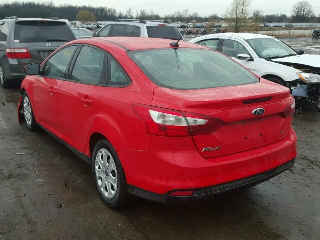 1FAHP3F28CL408800 - 2012 FORD FOCUS SE RED photo 3