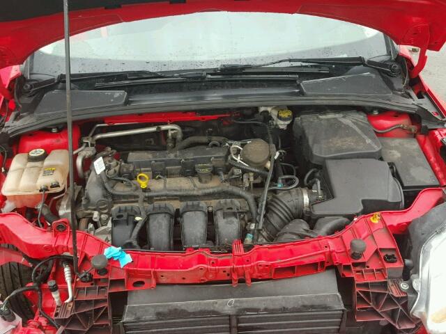 1FAHP3F28CL408800 - 2012 FORD FOCUS SE RED photo 7