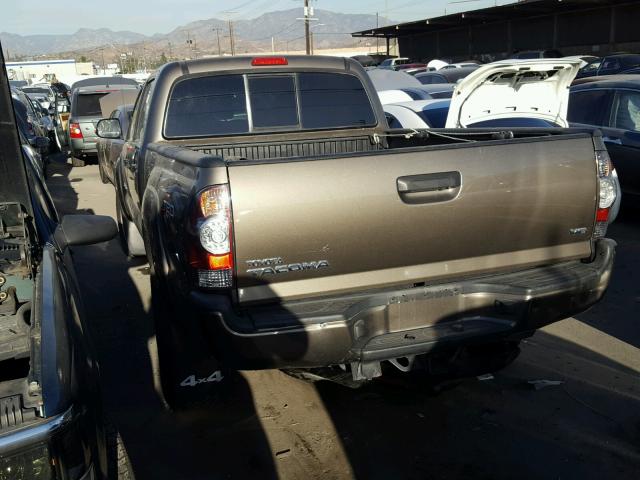 3TMMU4FN2DM057755 - 2013 TOYOTA TACOMA DOU GRAY photo 3