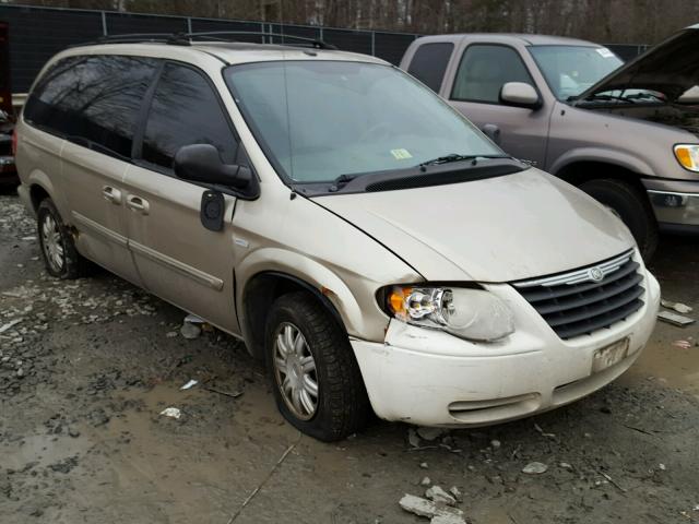 2A4GP54L76R687983 - 2006 CHRYSLER TOWN & COU GOLD photo 1