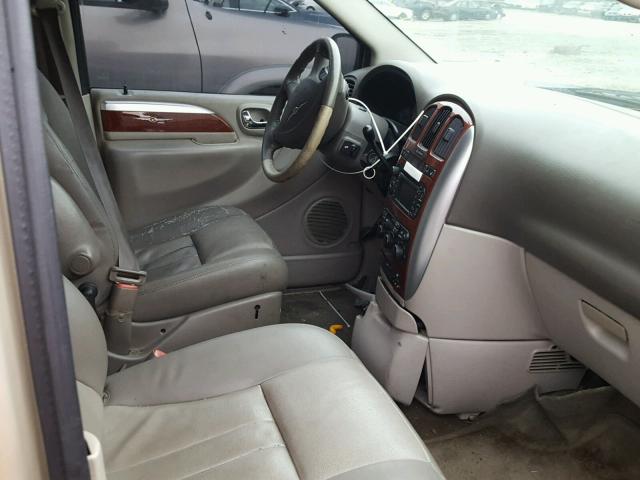 2A4GP54L76R687983 - 2006 CHRYSLER TOWN & COU GOLD photo 5