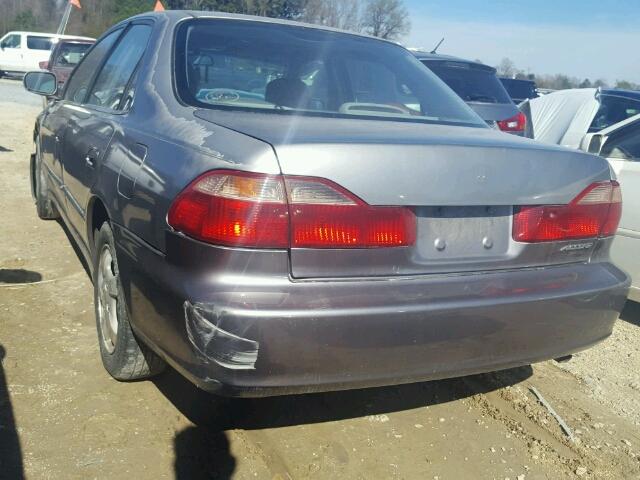 1HGCG5669YA100543 - 2000 HONDA ACCORD SILVER photo 3