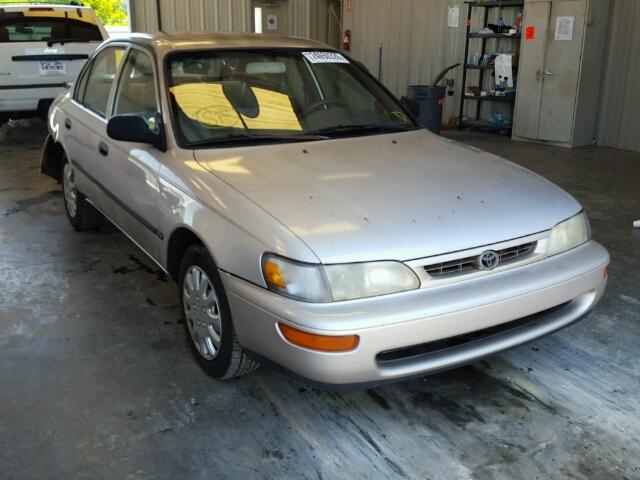 2T1BA02EXTC111762 - 1996 TOYOTA COROLLA GOLD photo 1