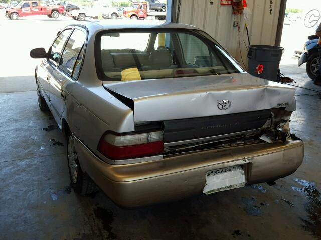 2T1BA02EXTC111762 - 1996 TOYOTA COROLLA GOLD photo 3