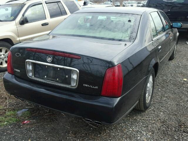 1G6KD54YX4U144943 - 2004 CADILLAC DEVILLE BLACK photo 4