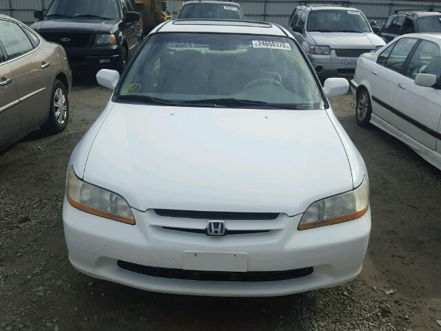 1HGCG1654WA045125 - 1998 HONDA ACCORD EX WHITE photo 9