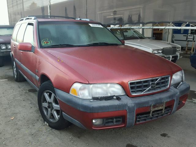 YV1LZ5642W2486702 - 1998 VOLVO V70 XC RED photo 1