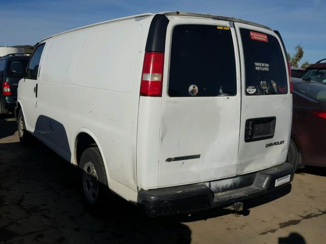 1GCFG15XX51191364 - 2005 CHEVROLET EXPRESS G1 WHITE photo 3