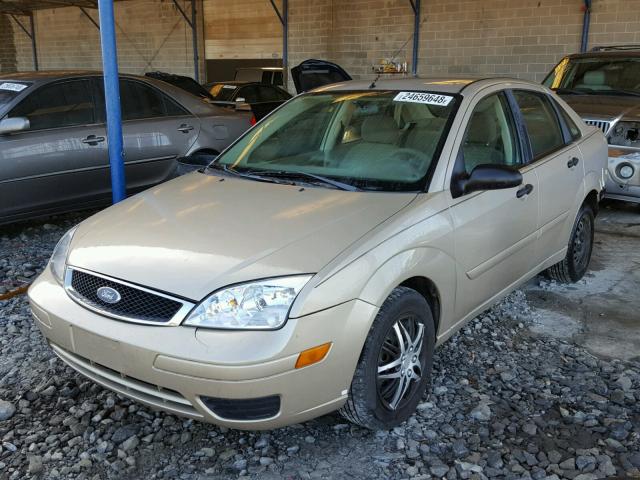 1FAFP34N36W241527 - 2006 FORD FOCUS ZX4 GOLD photo 2