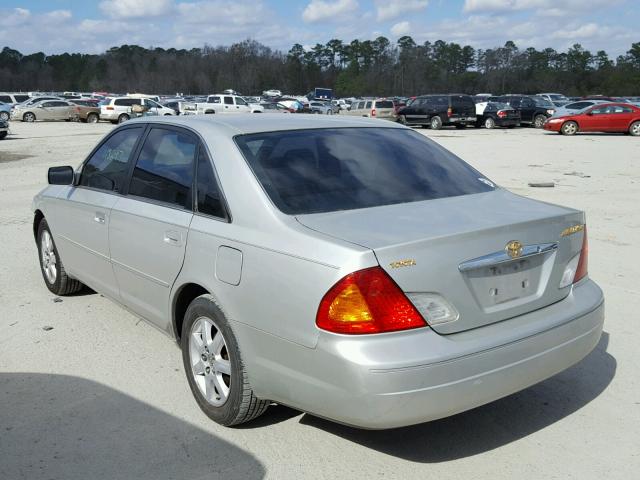 4T1BF28BXYU090010 - 2000 TOYOTA AVALON XL SILVER photo 3