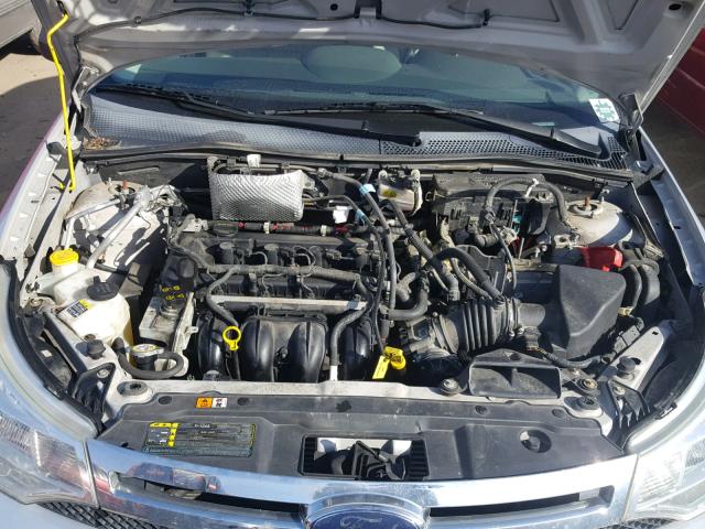 1FAHP35N28W135192 - 2008 FORD FOCUS SE SILVER photo 7